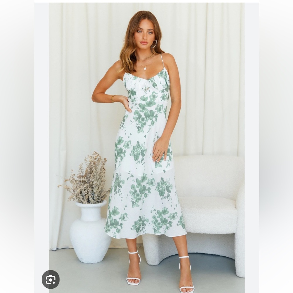 NWT 🍀 Green Floral Midi Dress
